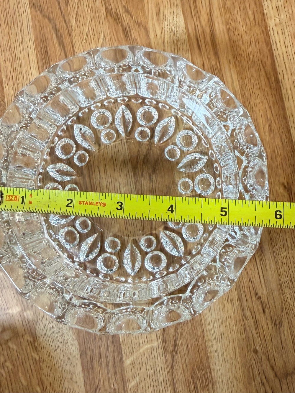 Vintage KIG Malaysia Glass Ashtray Heavy
Crystal Deep Column Cut 4 Rests - Picture 4 of 5